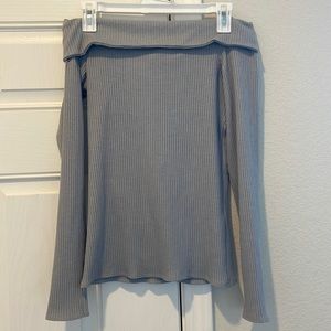 Abercrombie Size Medium off the shoulder dolphin gray long sleeve